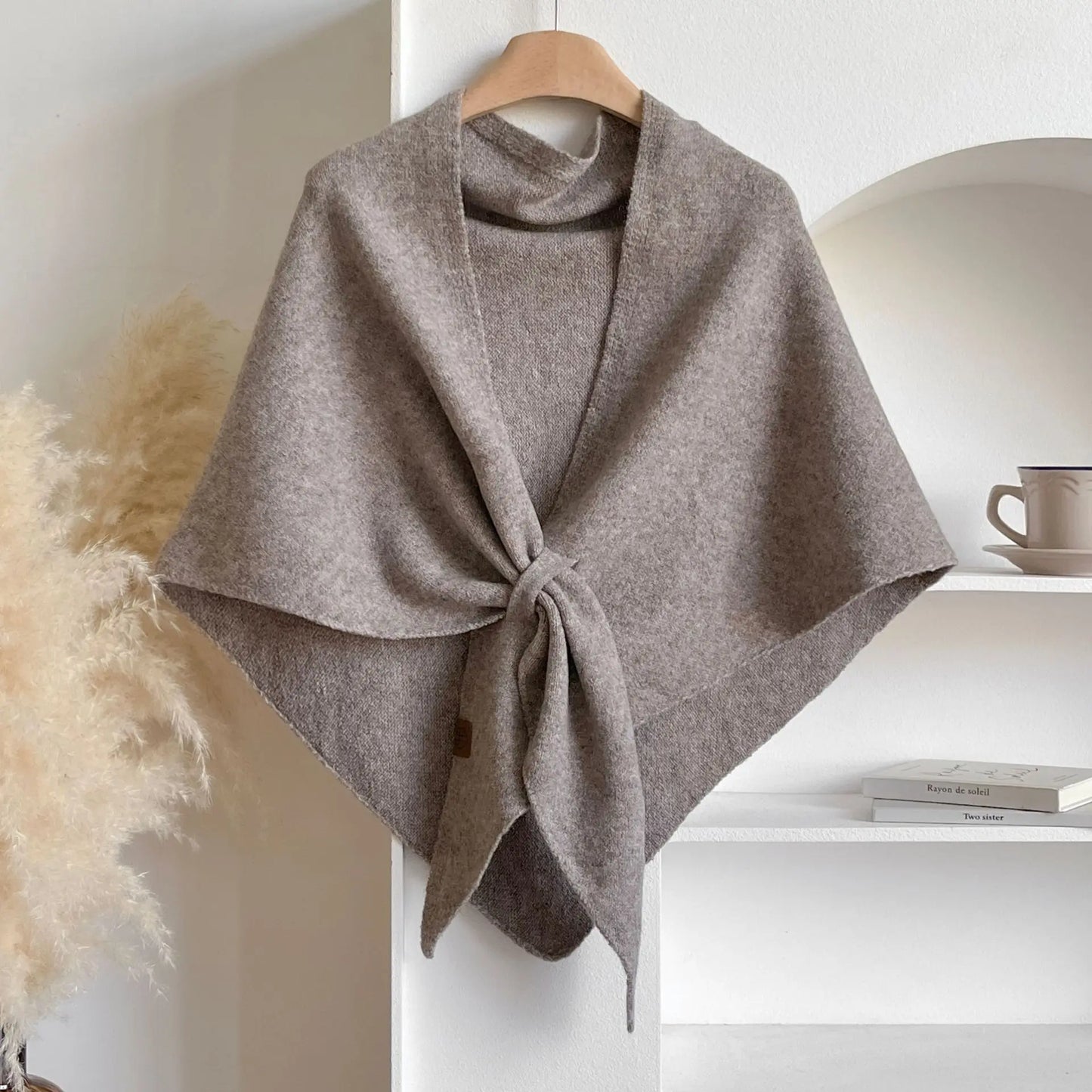 Amaris Poncho – Elegant Winter Knit Cape