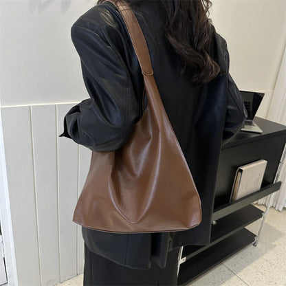 Elara Bag – Minimalist Leather Shoulder Tote