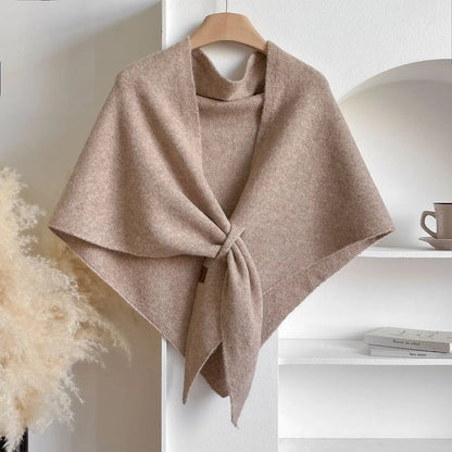 Amaris Poncho – Elegant Winter Knit Cape