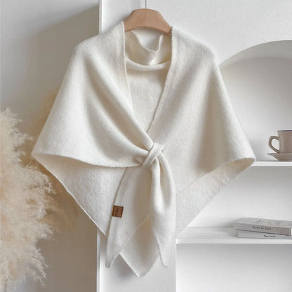 Amaris Poncho – Elegant Winter Knit Cape