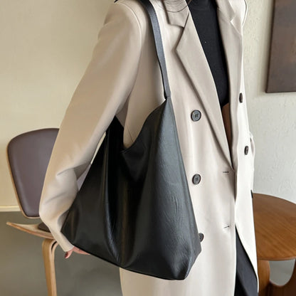 Elara Bag – Minimalist Leather Shoulder Tote
