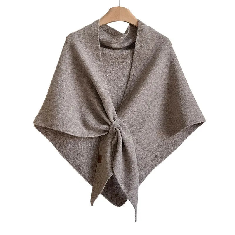 Amaris Poncho – Elegant Winter Knit Cape