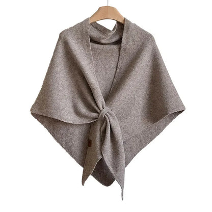 Amaris Poncho – Elegant Winter Knit Cape